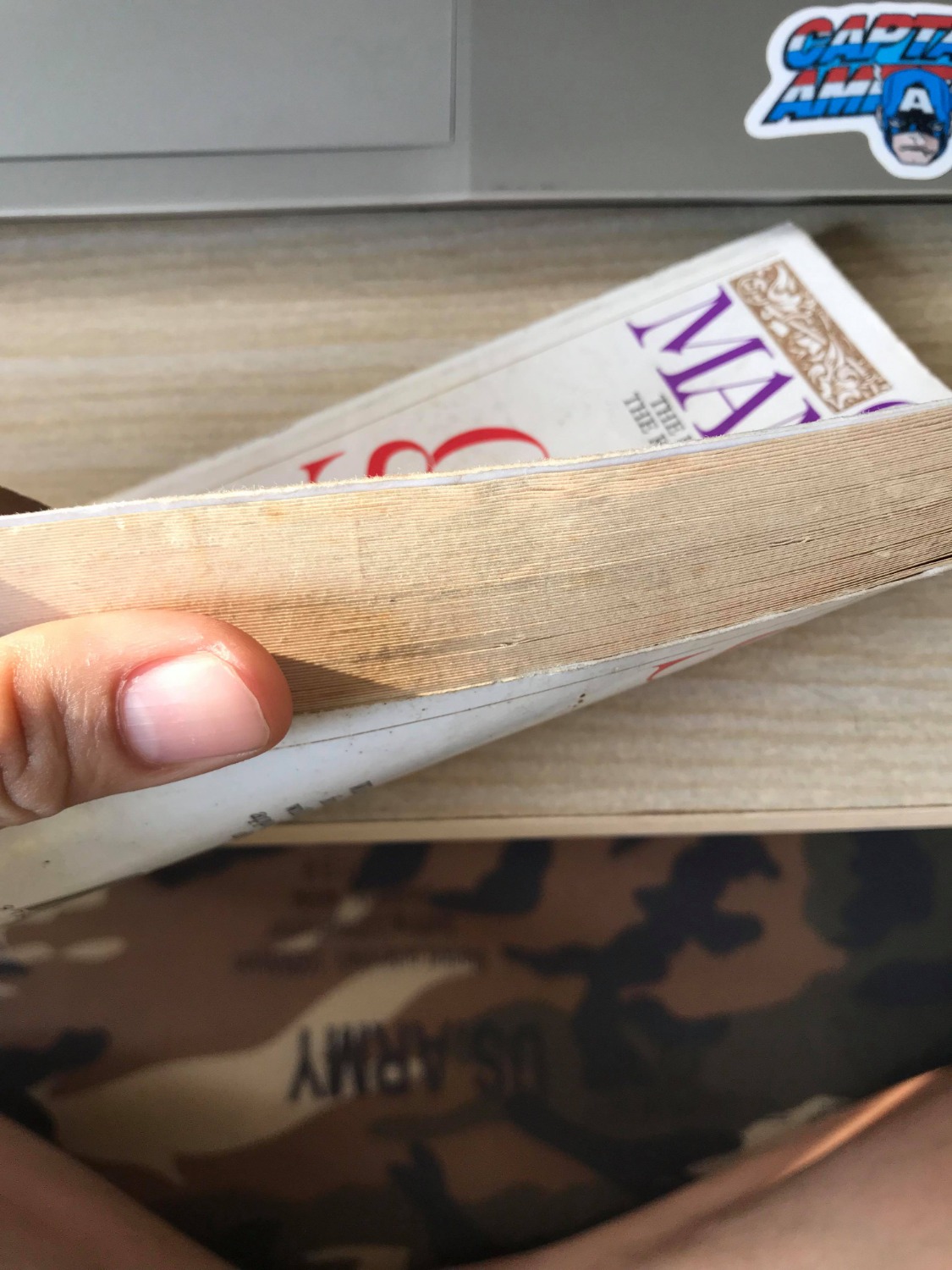 Mọi thứ TIki giao hàng rất tốt chi có điều giấy không được tốt. Mặc dù đã chuẩn bị tâm lý nhưng mình vẫn hơi buồn khi giấy làm chất lượng như giấy tái chế . Khuyên các bạn nên mua bookcare đễ giữ sách tốt hơn , luyện english được