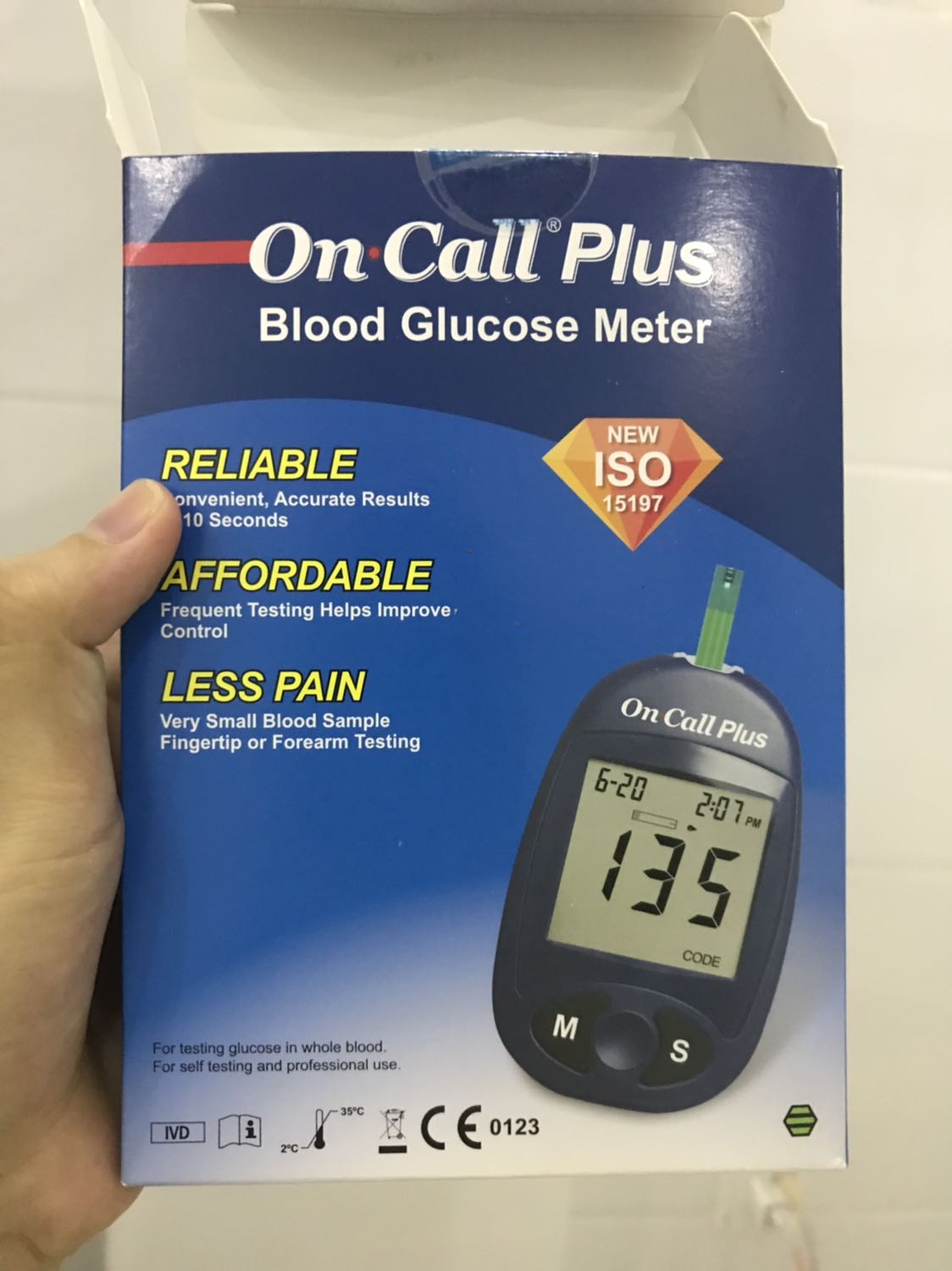 Giao hàng nhanh. 
Nhưng chất lượng sản phẩm ko tốt. 
khi đo đường huyết chẳng hiểu nhảy ra số gì ( như hình ảnh đính kèm) Phải đo đến 3-4 lần thì mới nhảy ra số đường huyết, làm tốn 3-4 cái que thử cho 1 lần đo. 
Ko hiểu do máy có vấn đề hay do que thử.