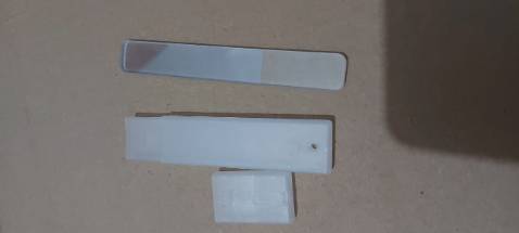 Nhỏ nhắn, xịn, đũa xong móng bóng lên như dùng sơn bóng. Rất ưng ý.  Nên mua