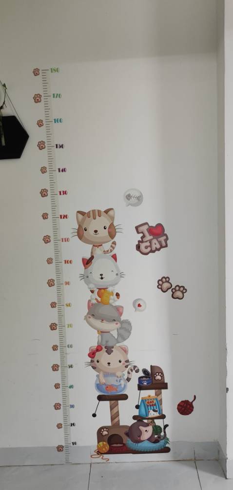 Sịn xò, nhìn kute, dính chắc nhưng hơi khó dán mấy hoạ tiết to