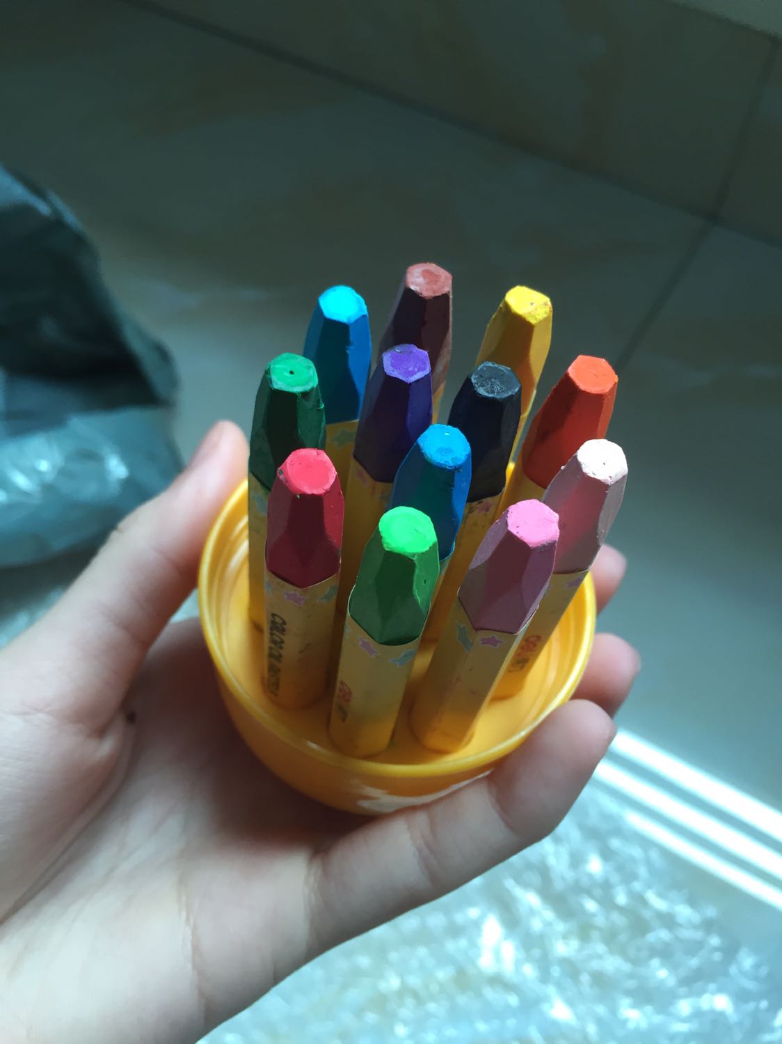 _Bé hơn so với tưởng tượng 
_Màu có dính tay nhé
_Giá ổn
_Sp tạm chấp nhận
_Giao nhanh 1-2 ngày là nhận được