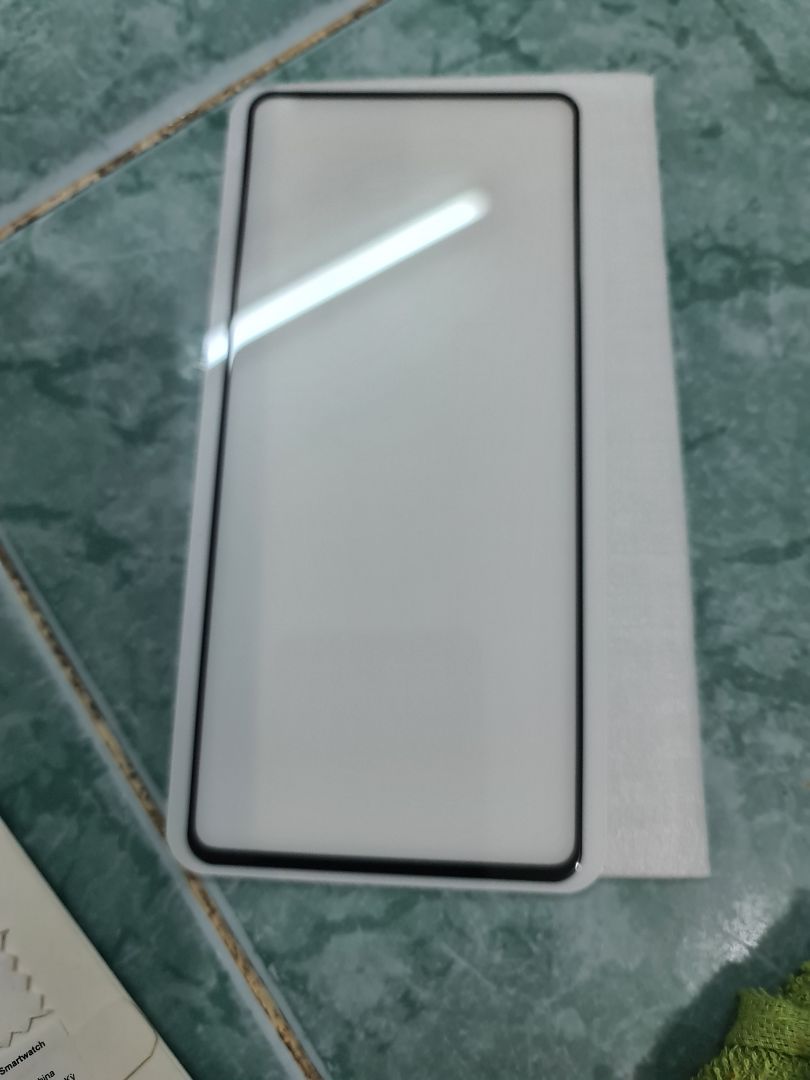 rớt 2 cái nứt miếng dán. 🤣