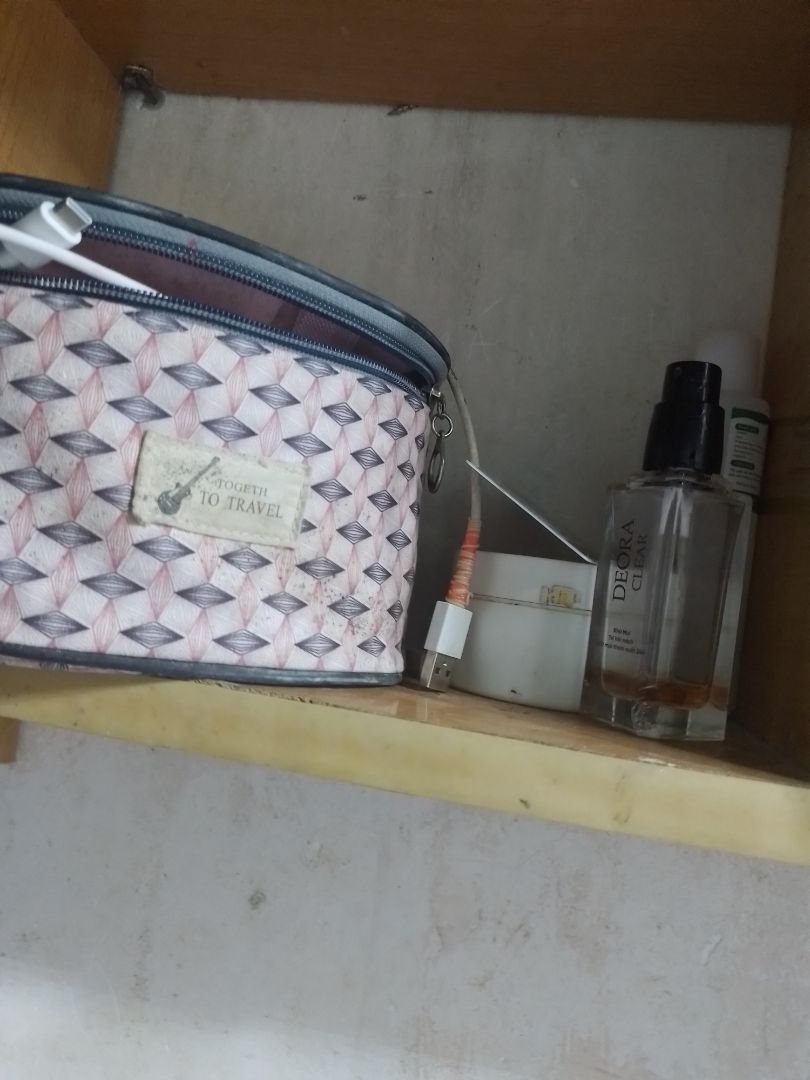 mấy bữa trước lại giao hàng mà sorry shop nha e k nhận đc.j trời ở TPHCM lúc này nắng mưa ☔ that thường nên ca nhà e đổi gió đi vung tàu mới về la rạp a giao hàng liền. mừng hết pit .tưởng đâu Là bi huy đon hàng luôn rồi.