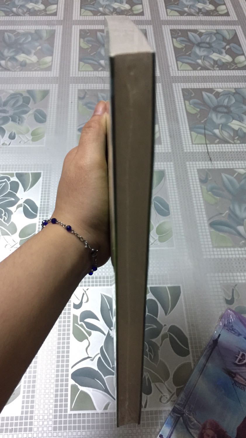 Tốc độ giao hàng của tiki thì k cần phải nói nhanh hơn dự kiến còn sách đến vẫn còn màng bọc không bị dập hay gì còn về nội dung thì mình chưa đọc nên k ý kiến