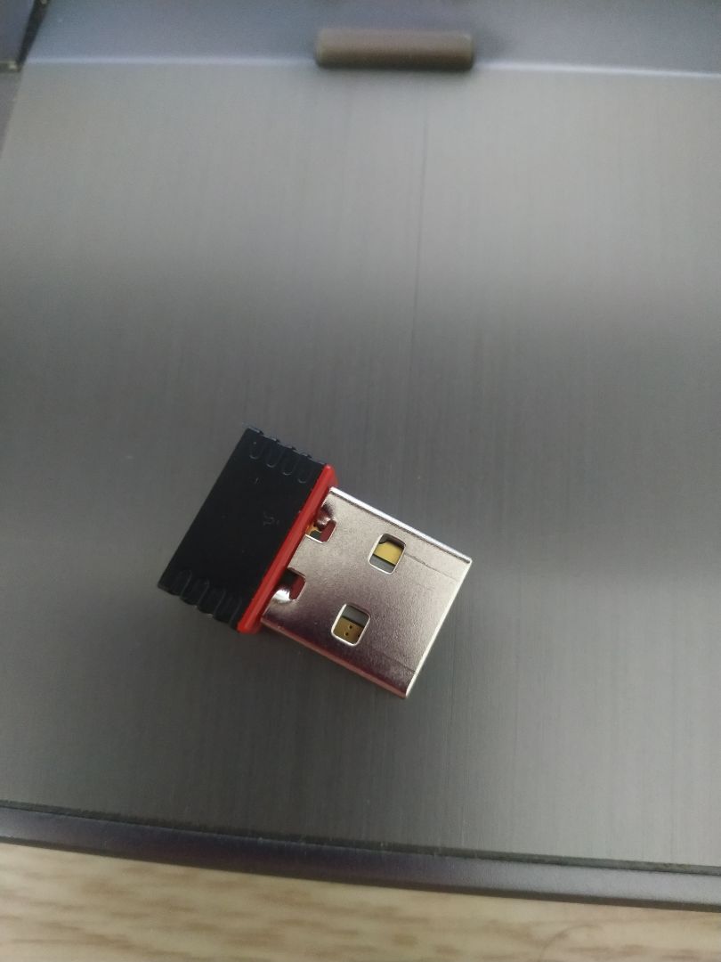 mình cứ kết nối wifi vào mạng được 2-3 phút là auto mất kết nối. Máy mình win 10 đã cài driver theo đĩa đúng hướng dẫn rồi. Shop hỗ trợ đổi mình cái khác với