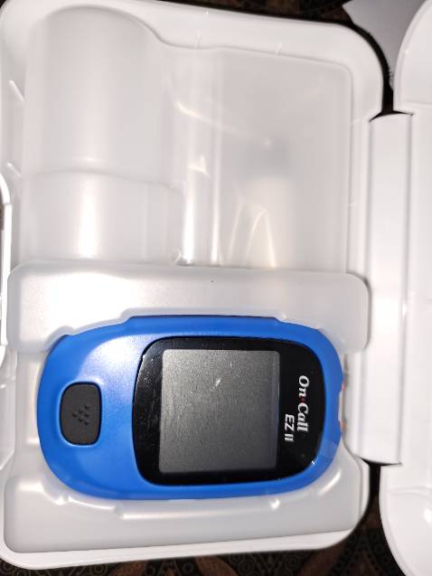 Nhìn giá tưởng rẻ nhưng giao hàng chỉ vó kim lấy máu chứ không có 25 que *** tặng kèm như những nơi khác. Thương hiệu Mỹ, sx ở TQ, shop nên ghi đúng để tránh hiểu lầm. Giá trị không lớn nên không quay video nên không có ý khiếu nại nhưng cảm thấy shop thiếu tôn trọng khách hàng dù 25 que *** không đáng bao nhiẻu.