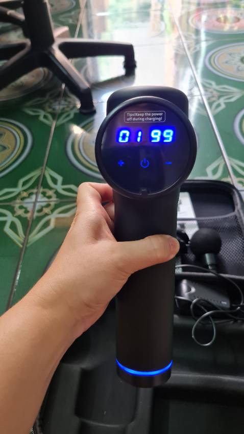 Máy mua lâu rùi, giờ mới review.Máy xịn sò, hoạt động rất tốt, pin trâu cực kỳ. Mình hay đau cổ vai gáy nên mua đc cái máy này ưng ý hết sức. Shop bán giá rất cạnh tranh.
Hy vọng máy sẽ bền.
Nên mua nhé