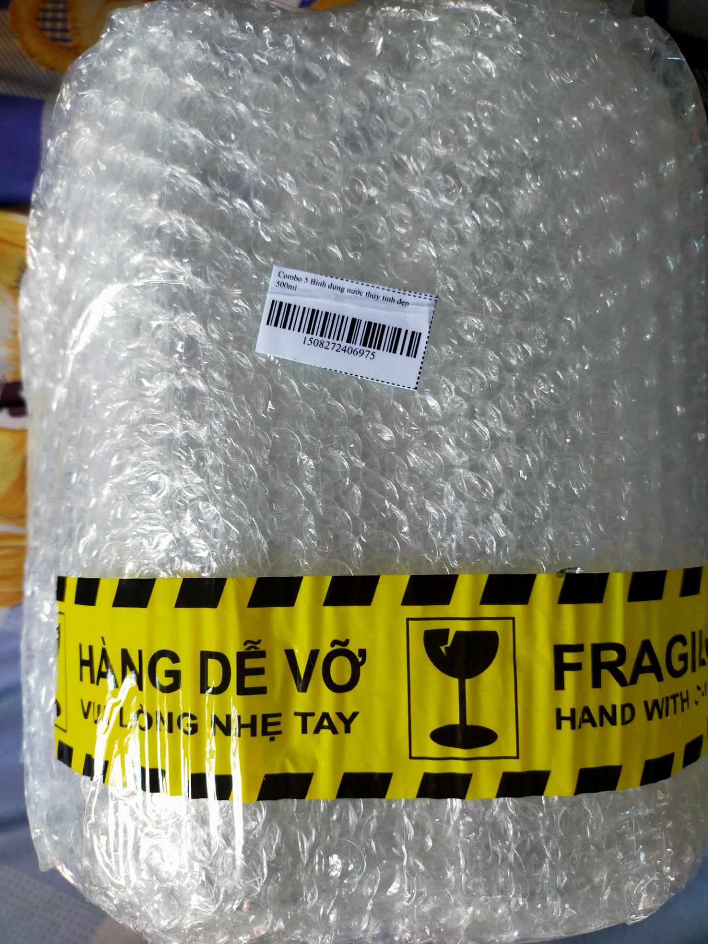 mới nhận được hàng về nên lên đánh giá luôn, gói hàng rất cẩn thận hàng về còn nguyên không bị vỡ ,giao hàng nhiệt tình. nói chung là rất hài lòng về sản phẩm mới giao :))