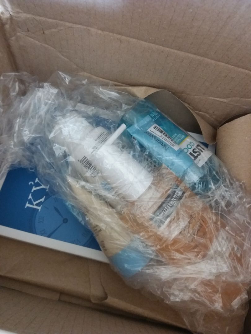 lần đầu mua hàng trên tiki và rất hài lòng vì tiki giao một lần luôn nên không cần lấy nhiều lần. chai này được giới thiệu rất tốt. nhìn hsd còn lâu. 4 năm nữa