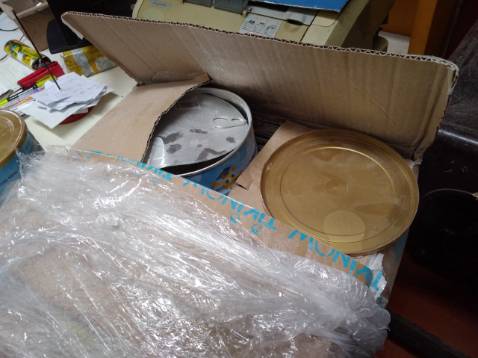 mua 02 *** sữa abbott 6+, nvgh vừa giao xong mở ra , bên trong thật khủng khiếp. Bên ngoài bao bì sữa đổ dính đầy bao bì.
đổ mất hơn nữa ***, *** còn lại rách nhãn niêm phong, giờ đây thật sự sợ tiki rồi đấy, mà những đơn hàng này toàn trả tiền trước không à.