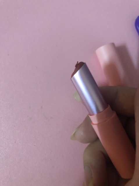 Giao hàng nhanh, bọc hàng cẩn thận. Dưỡng môi tốt, vị rất thơm và có thể sẽ mua dùng thêm để theo dõi công hiệu