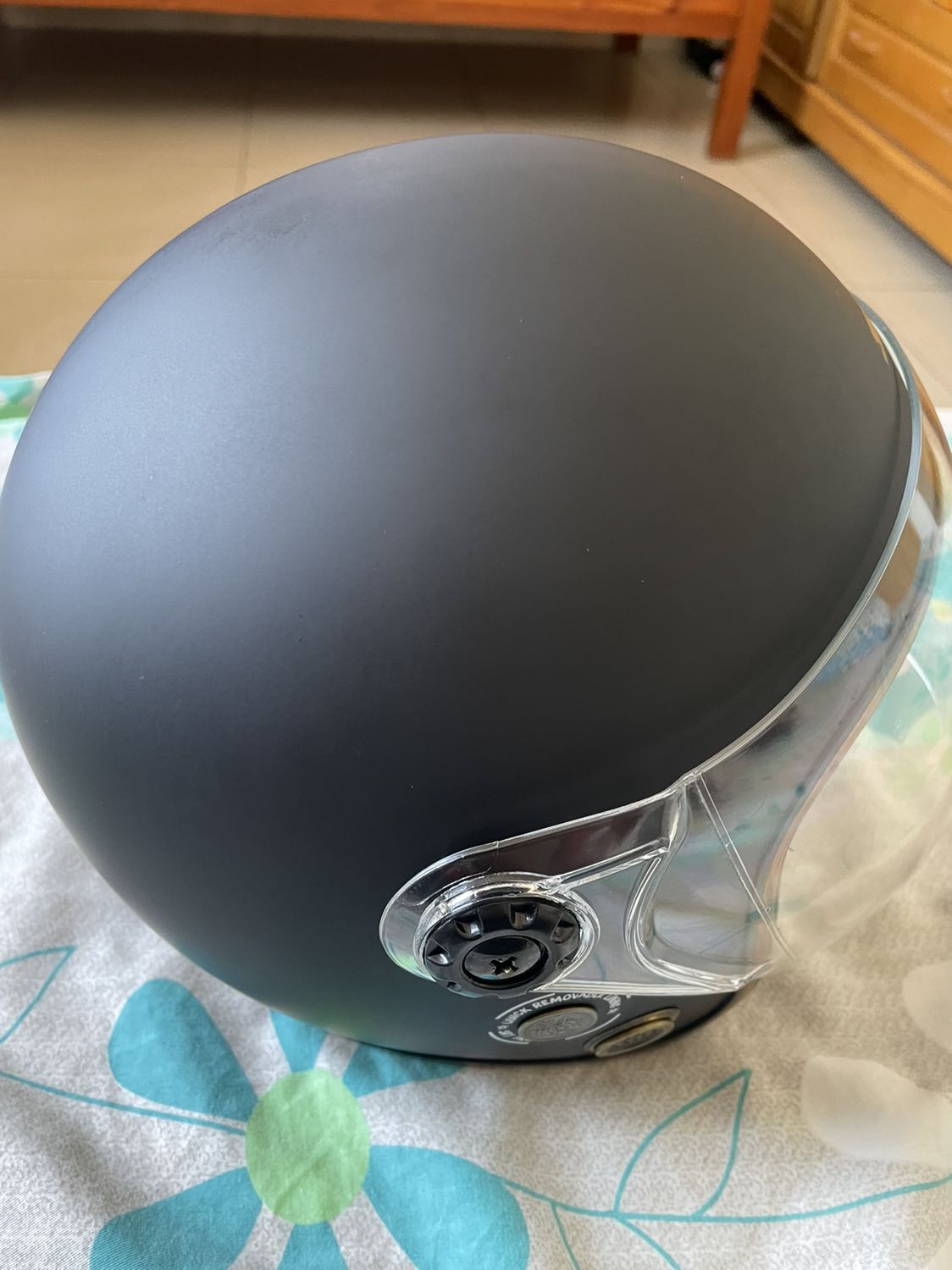 Giao nhanh nón đẹp nhưng có điều bị trầy xước nhẹ