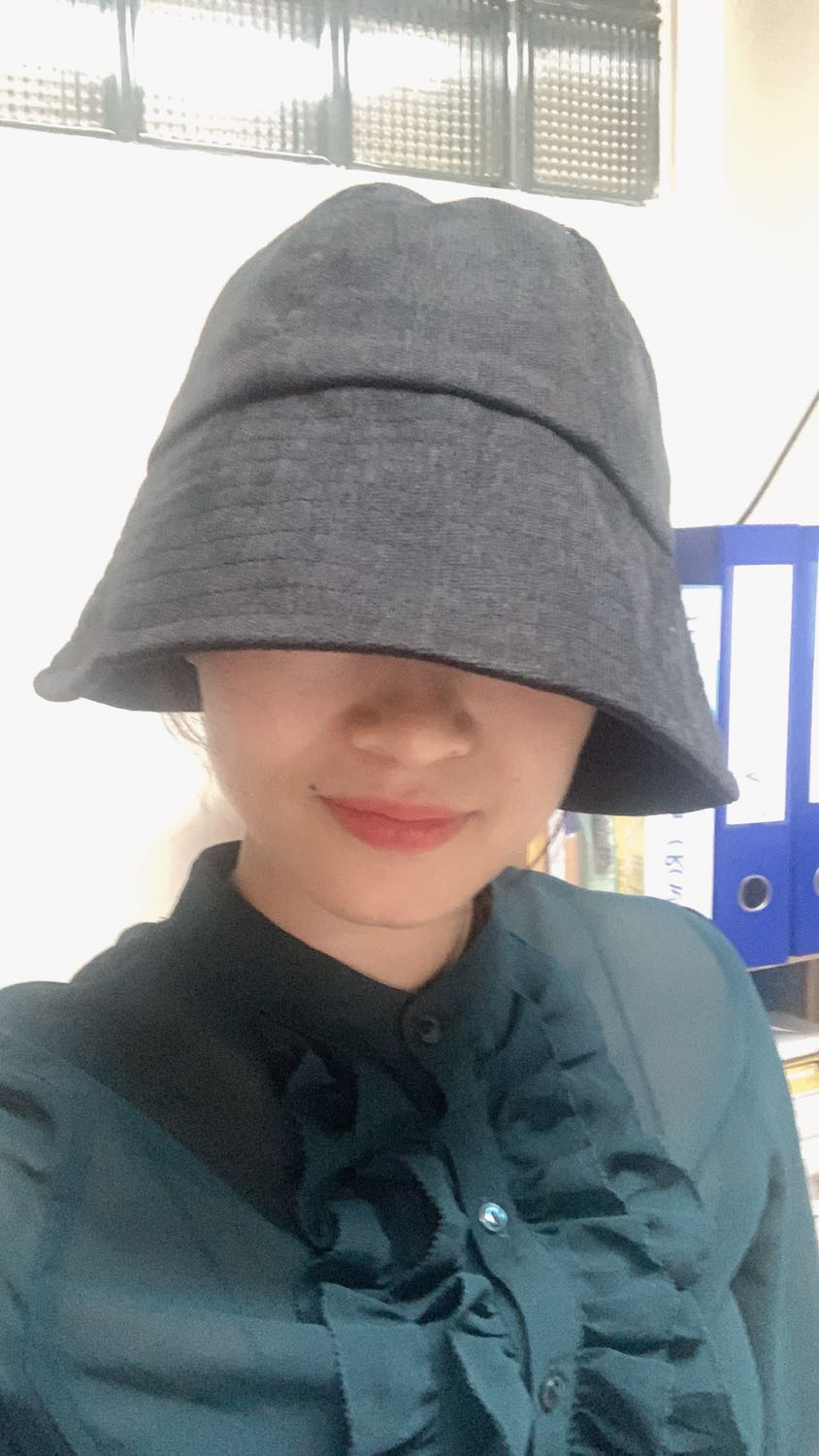 Nón to quá, đội ra gió là bay mất luôn, ko style như hình