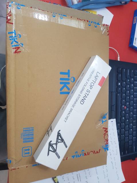 Tốc độ giao hàng nhanh kinh khủng. Trong vòng 2h là nhận hàng. 
Sản phẩm : tốt ( so với giá tiền). Cầm nặng tay & gọn. Một vài chi tiết chưa đuọc sắc nét,mượt mà. Nhưng đánh giá chung vẫn ổn.