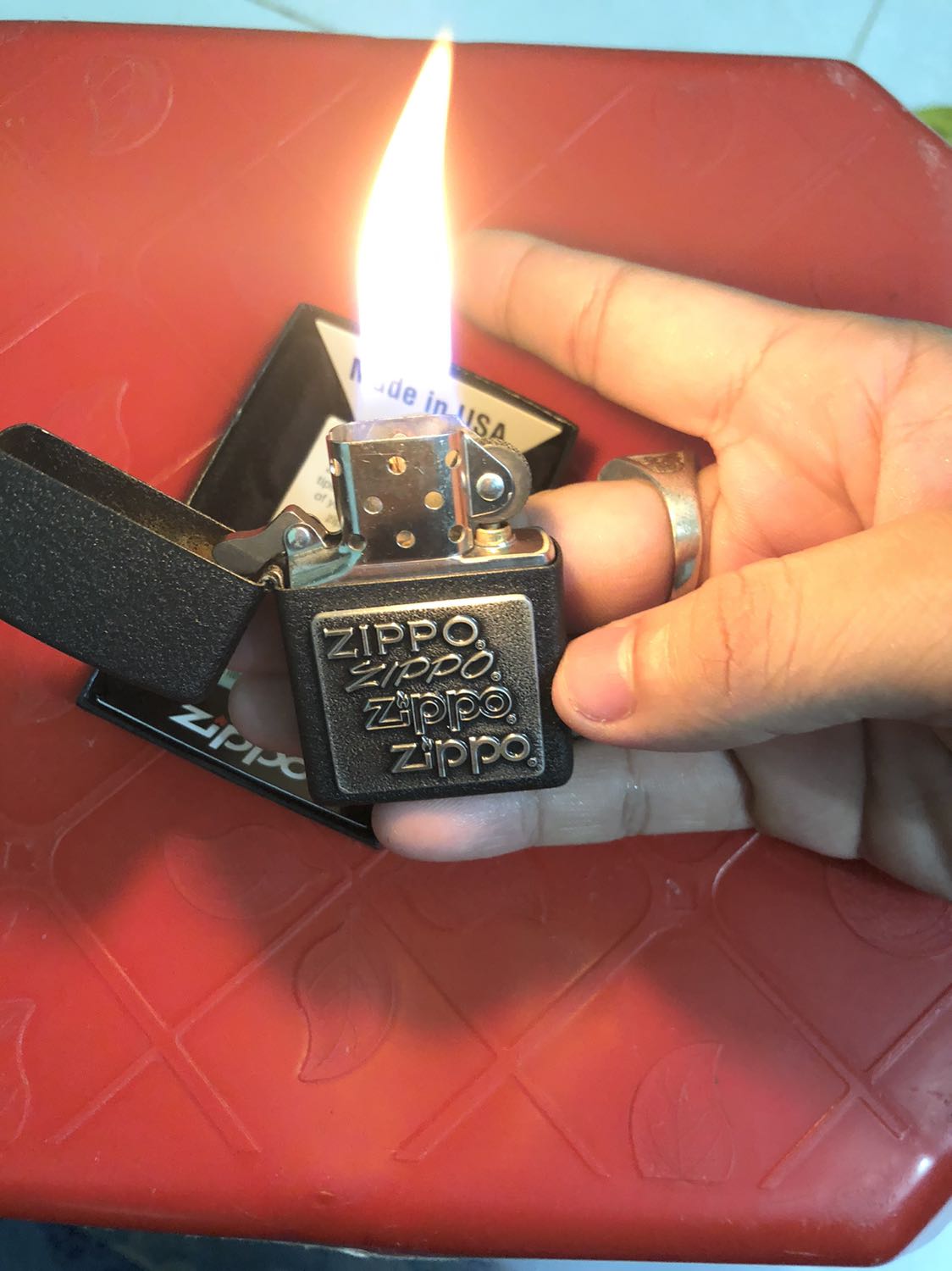 Đặt màu vàng nhưng lại là bạc 
Thôi cũng được