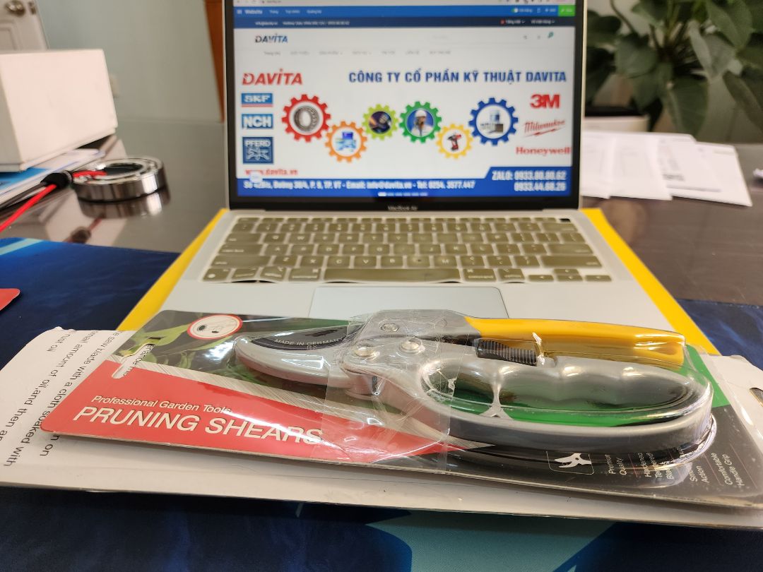 Kéo cắt rất tốt, có 2 nấc cắt cành lớn thoải mái. Đã dùng 6 tháng