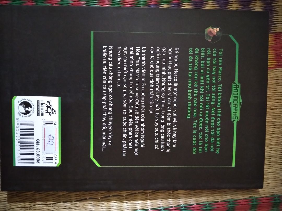 bìa đẹp,  giao hàng nhanh, sách bị bụi, chắc để nằm kho lâu quá :)