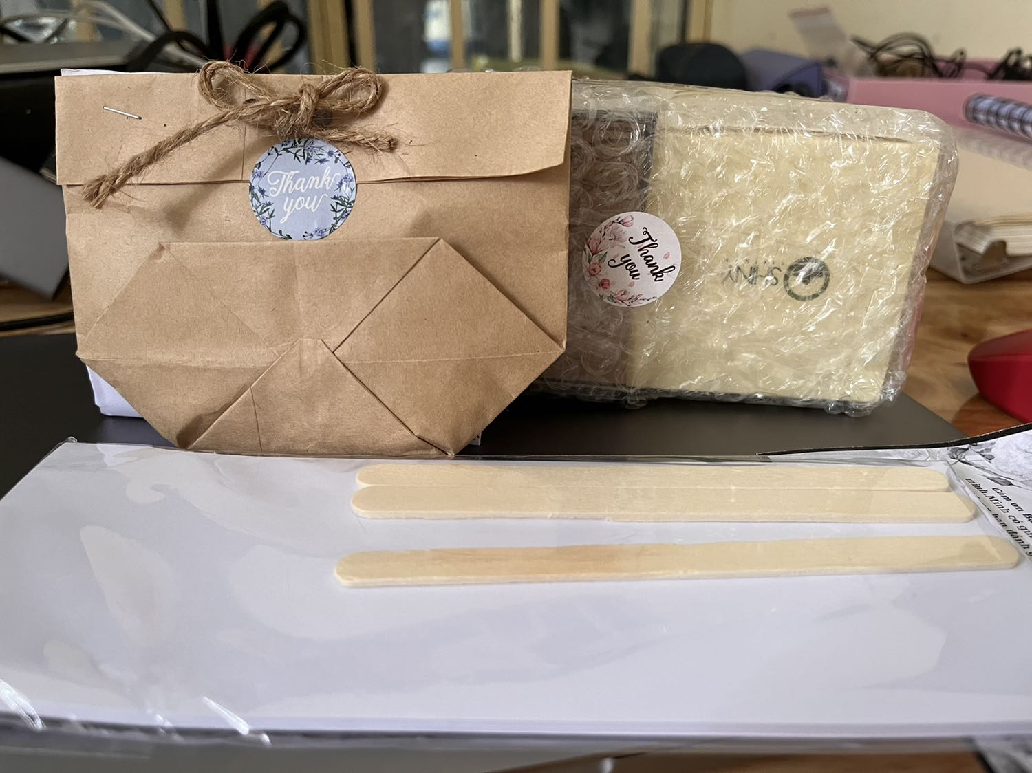 Shop dóng gói cẩn thận. Anh shiper thân thiện. Shop còn gửi thêm quà