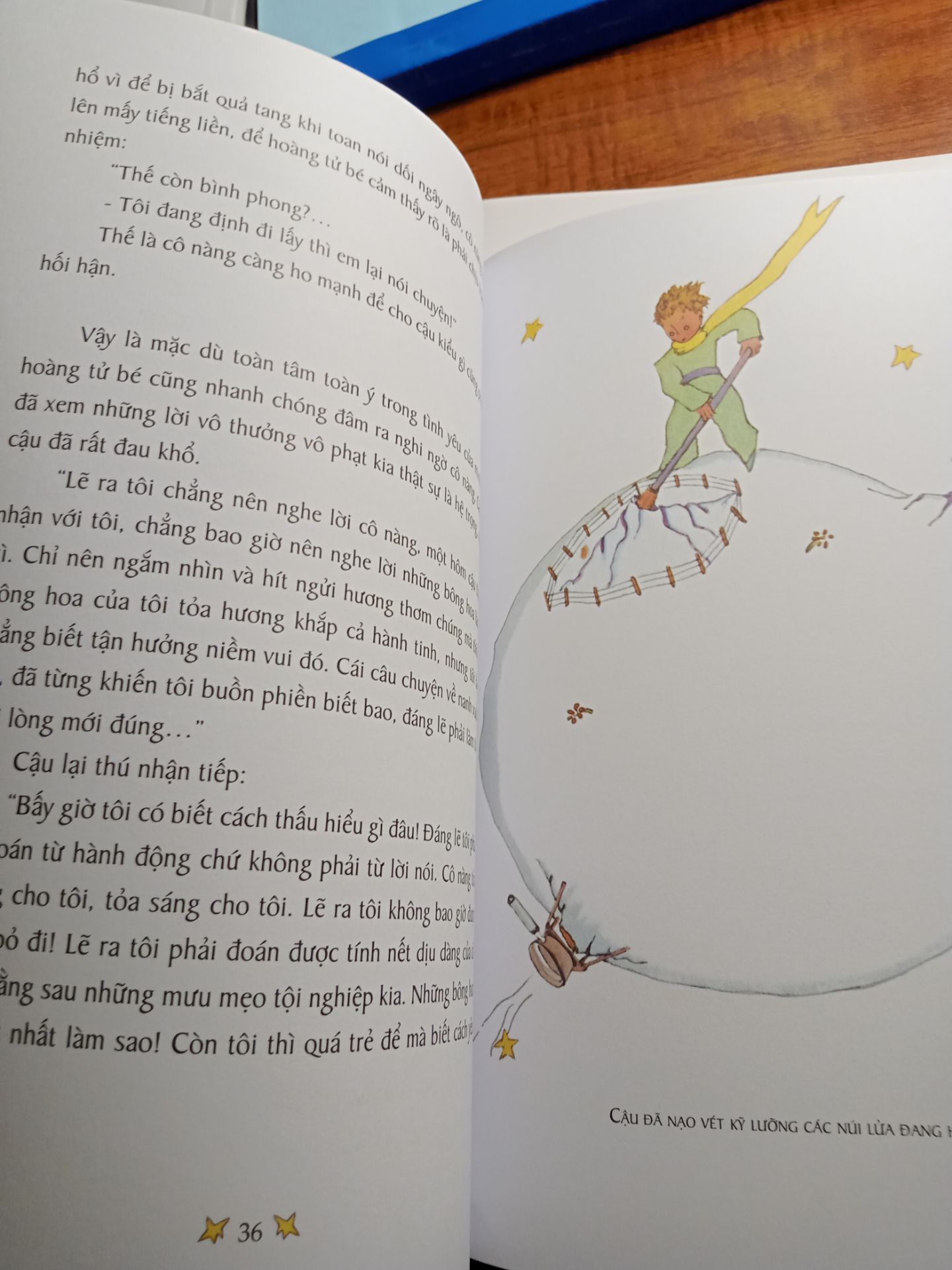 những câu chuyện nhẹ nhàng, từ ngữ dễ hiểu,không hoa mĩ nhưng lại mang đến rất nhiều ý nghĩa. Vì vậy mình đã chọn mua làm quà tặng với hi vọng người đó sẽ bớt buồn phiền trong cuộc sống khi đọc sách này
Sách bọc cẩn thận và giao hàng nhanh lắm
Cảm cơn Fahasa