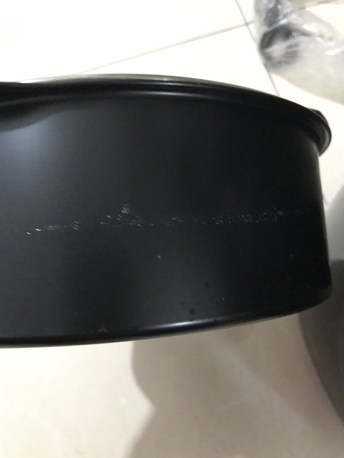 Thất vọng kinh khủng, xin lỗi shop nói thật chứ gởi hàng về giống như hàng tồn kho hoặc hàng trưng bày vậy? Trầy tróc tùm lum, chẳng khác gì hàng đã xài( Hình ảnh minh họa) 
Mặc dù tìm hiểu rất kỹ và cẩn thận để quyết định chọn loại này nhưng trúng nguyên quả nồi ghê thảm
Chưa sử dụng nên k biết sẽ như thế nào nhưng hy vọng sẽ k cũ kĩ như hình dáng bên ngoài 😭😭😭😭