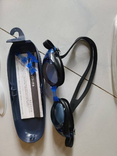 Rất hài lòng khi mua cái kính này,kín nước...an tâm bơi thoải mái,kính ok hơn những loại khác mà mình mua trước kia.