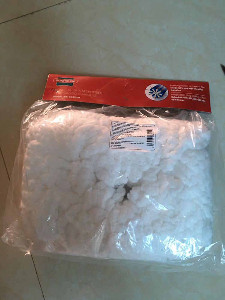 Mình đặt hôm qua,trưa hôm nay đã thấy giao rồi nè! Nhanh không tưởng luôn! 
  Cái bông cũ chưa hỏng nhưng mình tình cờ thấy nên đặt về dự phòng thôi! 
  Bông lau của Sunhouse chất lượng nha mọi người! Bông mềm, nhà bán bọc hàng cẩn thận! 
  Nhân viên giao hàng thân thiện, chuyên nghiệp!