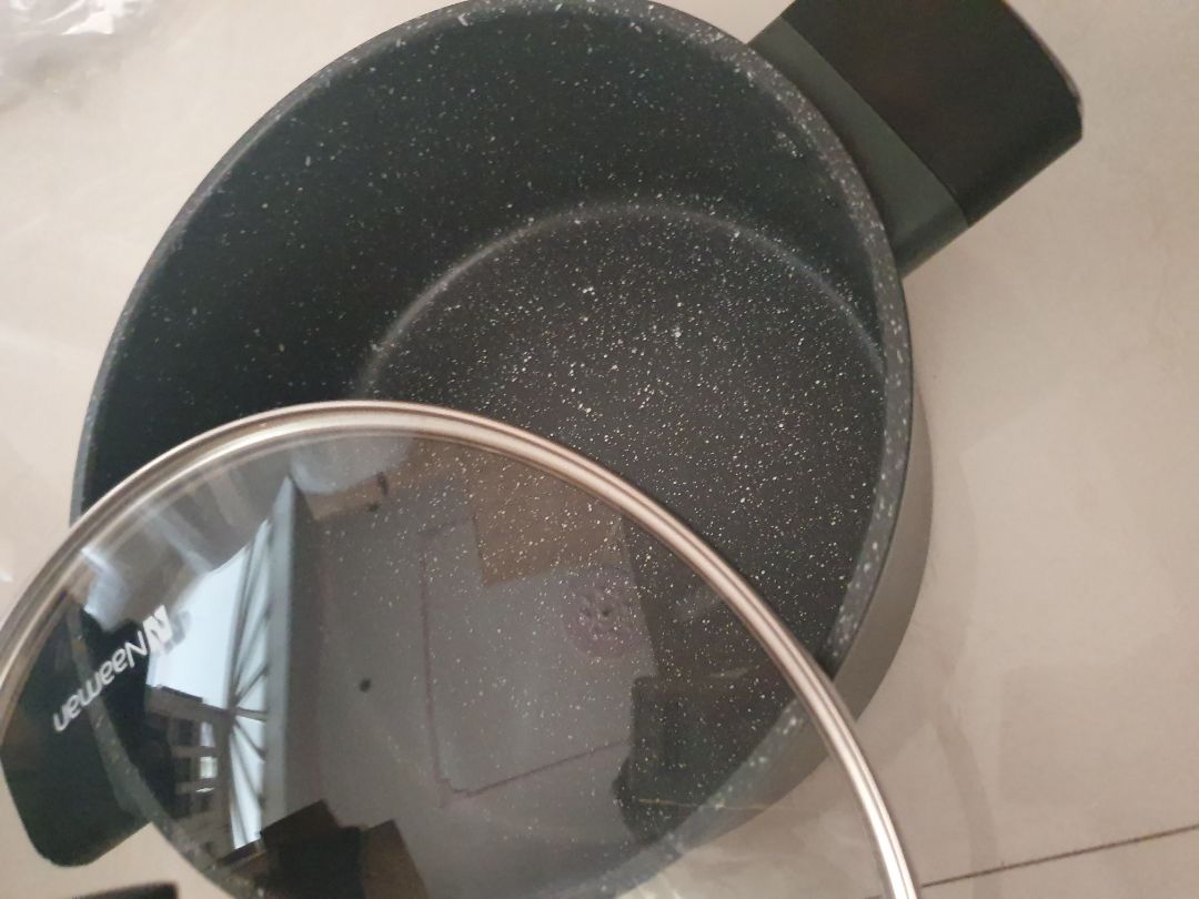 quá đẹp. chiên trứng ko cần dầu. ko bong chống dính. nen thích lắm