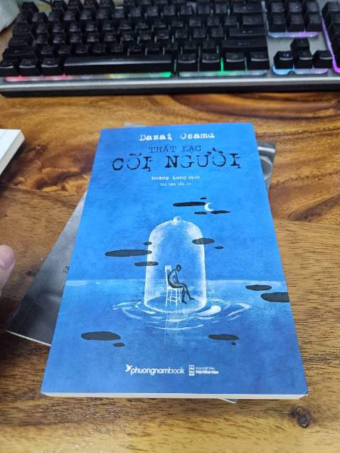 Sách của mình bị nhăm nhăm lỗ lỗ như thế này, mình ko thích bị vậy. Chất lượng ok