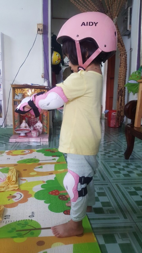 Mình nhận hàng sử dụng hơn 2 tuần rồi mới đánh giá sp nhé.
Sp bảo hộ rất chắc chắn. Vừa với bé. Mũ bảo hiểm cũng chất lượng. Dùng cho con đi xe luôn cũng tốt. Đáng đồng tiền nhé mọi người.