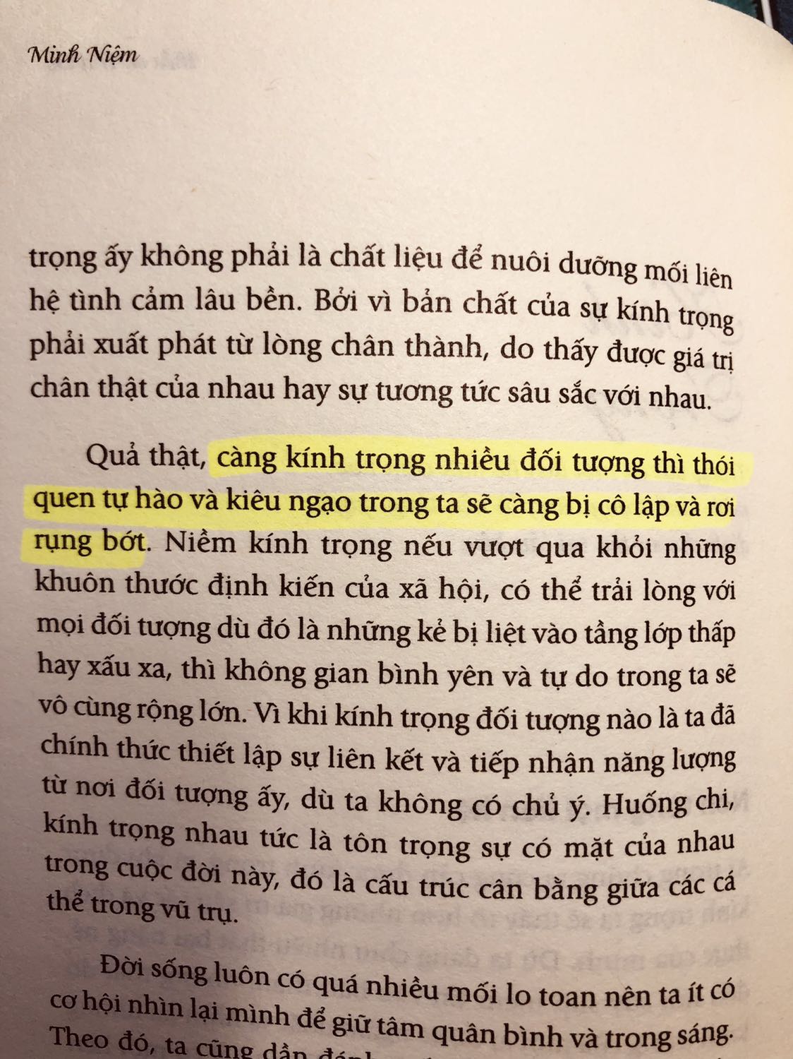 - Một cuốn sách thật sự rất hay. Lời văn gần gũi, dễ đọc, dễ hiểu. Những bài viết, những câu chuyện của tác giả rất gần với cuộc sống của chúng ta. Những vấn đề xã hội, những hành động, suy nghĩ của con người đối với các sự việc xảy ra trong cuộc sống hàng ngày. 
- Giải thích phiền muộn là gì, tại sao con người phiền muộn. Ham muốn là gì, vì sao đã đạt được ham muốn mà vẫn không hạnh phúc. 
- Tác giả nêu lên những căn bệnh phiền não của con người trong xã hội hiện nay và nguyên nhân của nó. Đồng thời cũng có những phương pháp hướng dẫn chúng ta thoát ra những khổ đau ấy. 
- Quyển sách sẽ là một liều thuốc tốt cho những ai đang muốn giải quyết những vấn đề phiền lòng trong tâm mình. 
- Vài dòng cảm nhận của mình khi đọc sách ❤️
