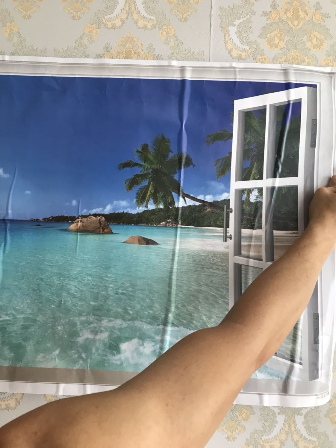 Đóng gói bị nát keo ko ăn. Nói chung là ko hài lòng và thấy hơi phí tiền. Gói keo kèm theo cũng chẳng biết pha thế nào là 1 ít