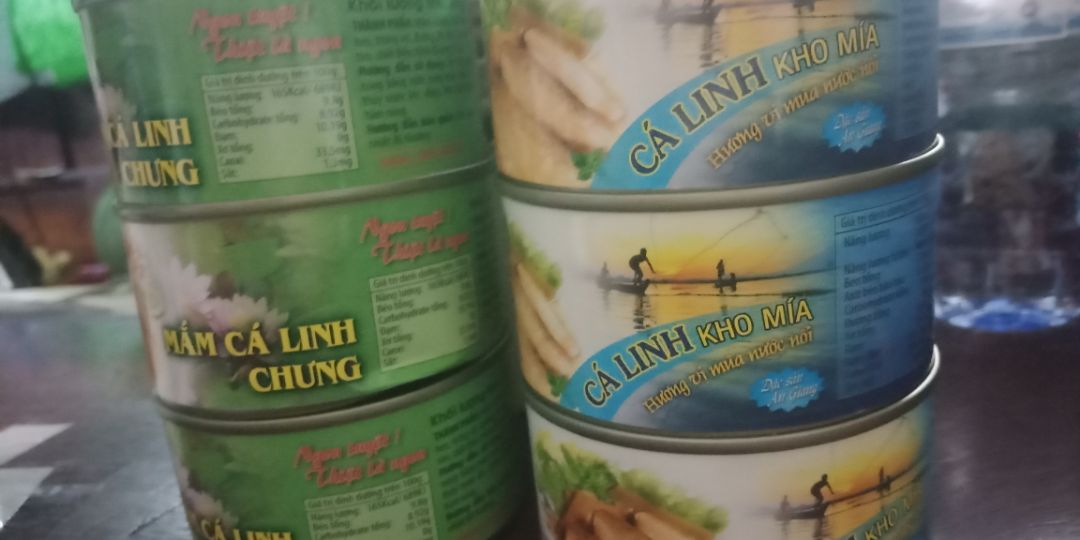 cá linh hơi lạt (so với khẩu vị nhà mình),  mắm chưng ngon