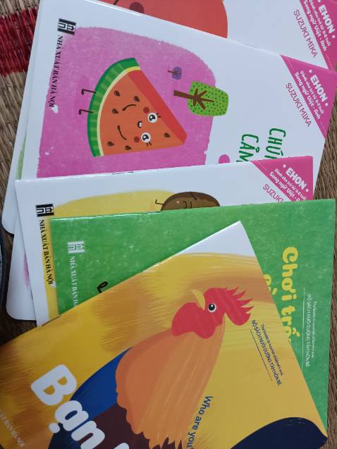 Sách đẹp, sản phẩm giao đúng hạn và gói hàng cẩn thận. Có một điểm trừ là một số trang của sách bị lỗi chưa được cắt rời hết, mình phải lấy kéo cắt ra. Nhưng nhìn chung bộ sách này ổn mình khá hài lòng.