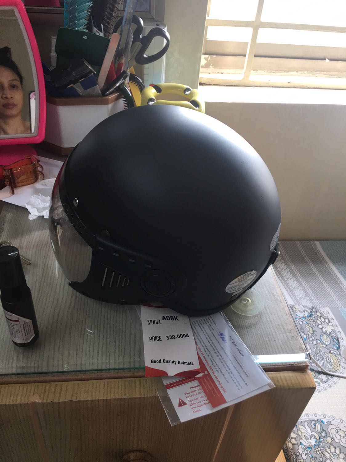 Rất hài lòng. Tiki giao hàng nhanh, shipper cực chu đáo nhiệt tình. Mũ hàng chính hãng rất đẹp. Mũ rất vừa với mình vì đầu nhỏ vốn không tìm được mũ vừa đầu mà ko thể đội mũ trẻ con dc, may quá tìm dc mũ người lớn size nhỏ, lại có kính chống nắng rất tiện. Cảm ơn Tiki!