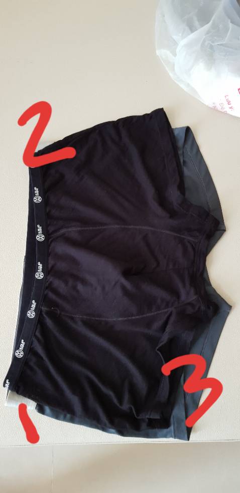 So với quần mình đang dùng size XL, SP đặt cũng là size XL nhưng nhỏ hơn và ống quần ngắn hơn, gây bất tiện khi ngồi. quần cũng không ôm vào cơ thể, lưng quần rất lỏng, không biết SP có lỗi gì không?