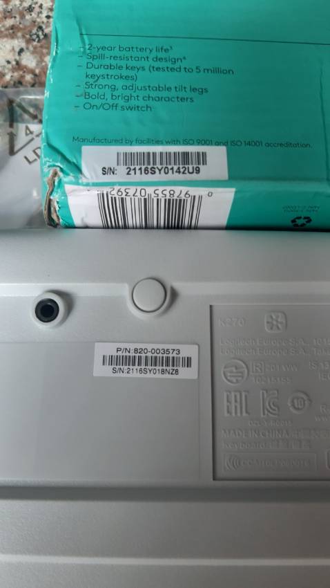 Trên Bao bì thì có dán tem  của nhà phân phối nhưng trên sản phẩm lại không có tem Seal . Không biết có phải là Fake Mã số SN trên Hộp và Sản phẩm không trùng khớp. Đang chờ thu hồi và sử lý. Sẽ Thông tin thêm khi được sử lý Trên Bao bì thì có dán tem  của nhà phân phối nhưng trên sản phẩm lại không có tem Seal . Không biết có phải là Fake Mã số SN trên Hộp và Sản phẩm không trùng khớp. Đang chờ thu hồi và sử lý. Sẽ Thông tin thêm khi được sử lý