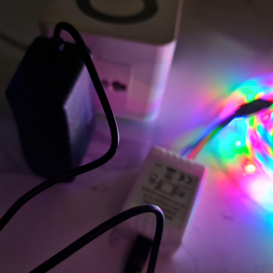 Mình mua loại Led thường mà cũng siêu đẹp, siêu xịn xò. Ủng hộ shop nhiều. Lần sau sẽ ủng hộ shop loại Led đẹp 5050 để có màu trắng và nhiều màu hơn.