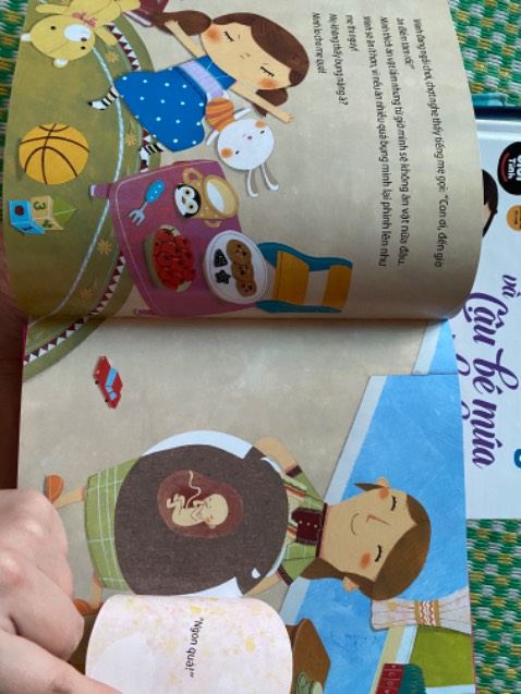 Sách bìa cứng cáp, đúng nội dung mình cần tìm để giáo dục giới tính cho con 
Phù hợp cho trẻ 3t trở lên
Con nhà m học l1 mới biết đọc xem sách thích lắm. Nội dung dễ hiểu, hình ảnh minh hoạ bắt mắt
Nên mua các mẹ nhé
Vận chuyển ko bị bóp méo sách