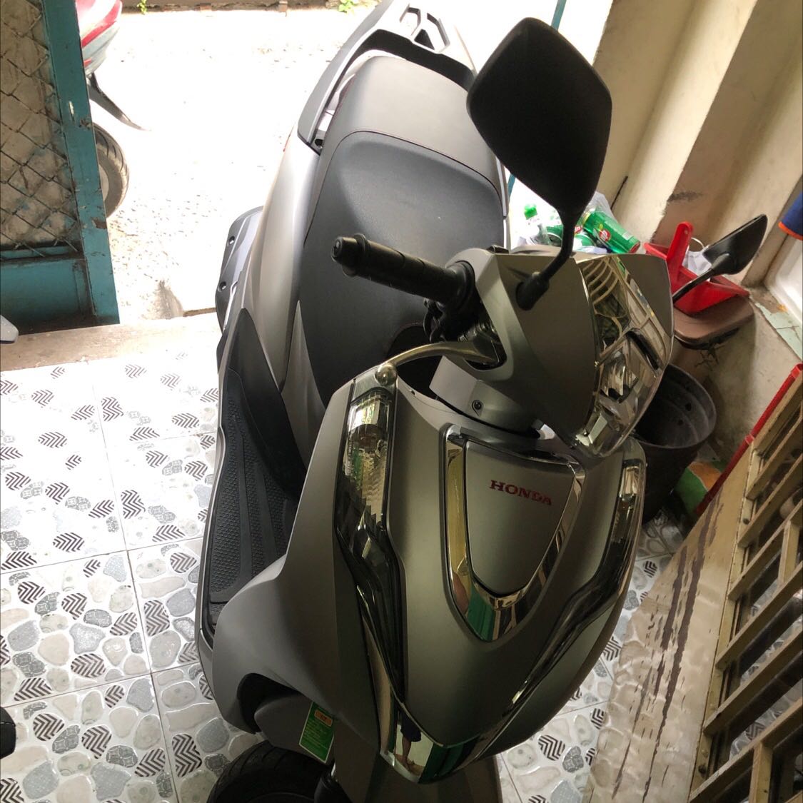 Giao hàng đúng hẹn, phục vụ chu đáo. Dịch vụ tốt, hài lòng.