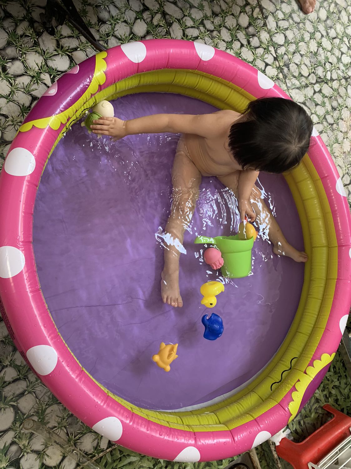 Phao đẹp, mà k có bơm làm phải ra chỗ bơm xe đạp bơm nhờ