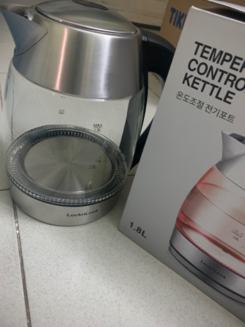 Đóng gói cẩn thận chắc chắn. Giao hàng nhanh. Nay mẫu mới đèn có nhiều màu cho biết nhiệt độ. Thanks shop.