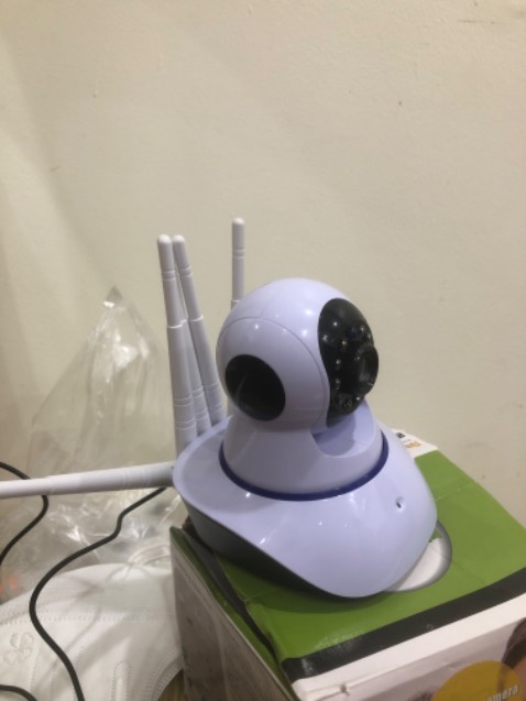 Giao hàng không đúng sản phẩm. Đặt camera yoosee 3 râu giao thành camera 5 râu không phải của yoosee . Sản phẩm không nhãn mác.