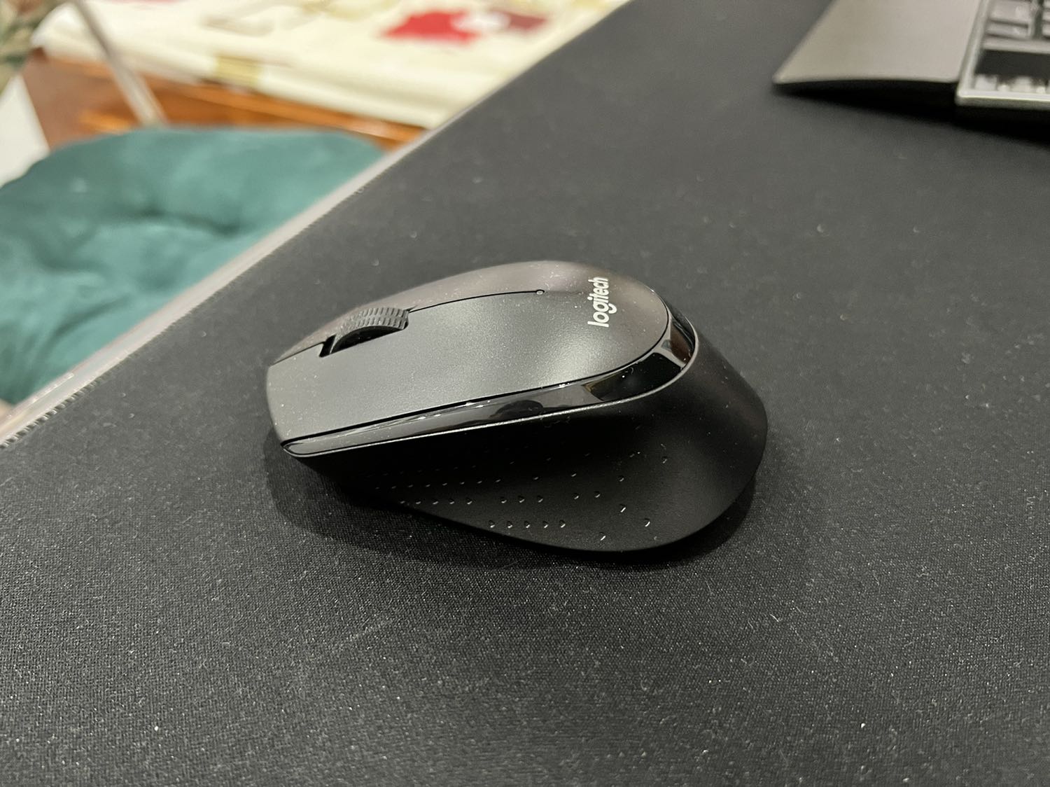 Tôi đã dùng được thời gian ngắn và cảm nhận sp thật nhẹ êm nút nhấn , hoàn toàn không có âm thanh khi nhấn , độ nhậy tuyệt đối . Tôi hài lòng sp này