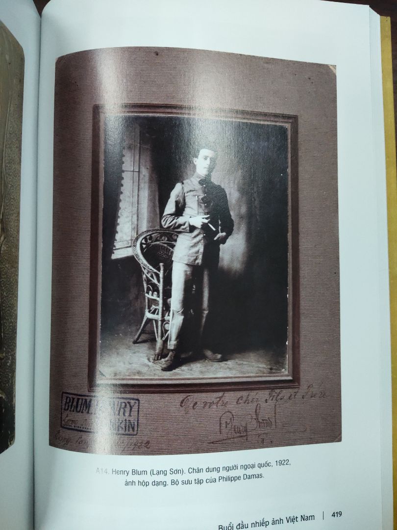 giao hàng nhanh, đóng gói bằng hộp giấy bìa cứng, nhân viên giao hàng lịch sự, sách còn mới và đẹp.