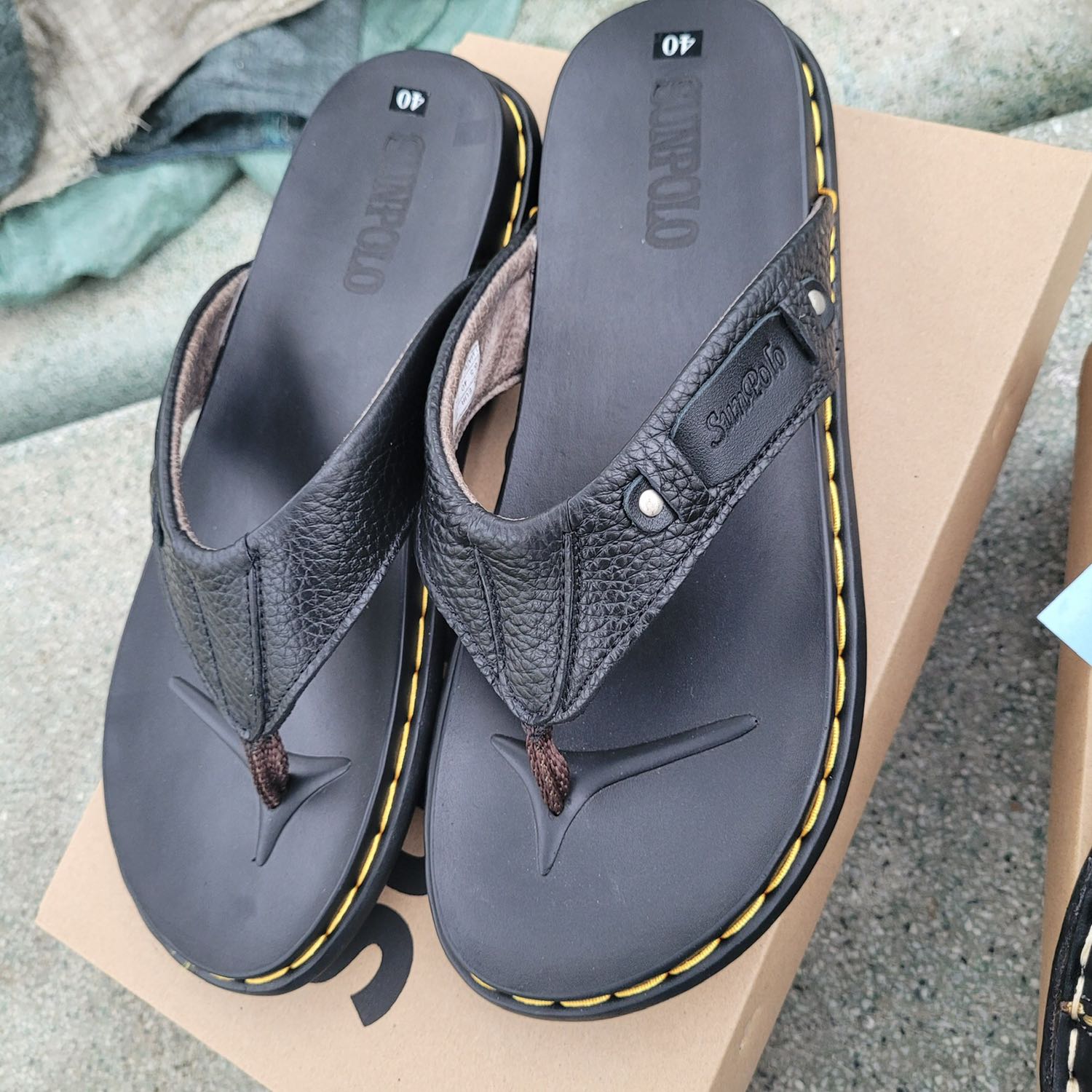 Ủng hộ shop lần 3 rất hài lòng, hàng đẹp, chất lượng, giá cả hợp lý