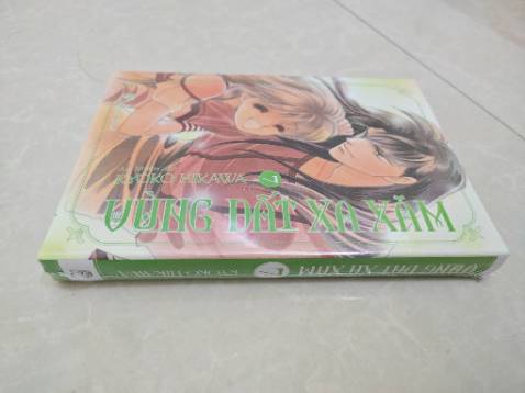 Hàng không có tặng kèm box giấy tự xếp mà nxb bảo sẽ có