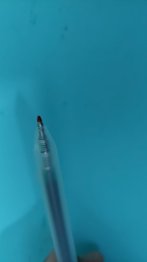 shop đóng gói cẩn thận. đầu bút có màng bọc đầu bút chống lem mực. chất lượng okie. giao hàng hơi lâu tí(mình ở Tp.HCM giao khoảng 5 ngày)