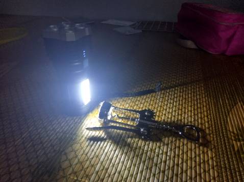 Quá ngon trong tầm giá. Sáng OK, 3 chế độ. Đi picnic thì ngon.