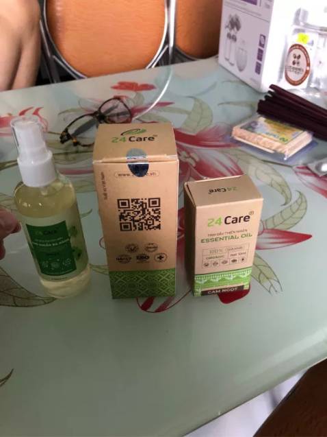 Nhận hàng chuẩn như hình đúng đơn. Giao hàng nhanh. Cảm giác cá nhân là mùi hơn hắc. Hơi nồng. Hy vọng đuổi được muỗi. Mới sài nên chưa biết có tác dụng k ạ.