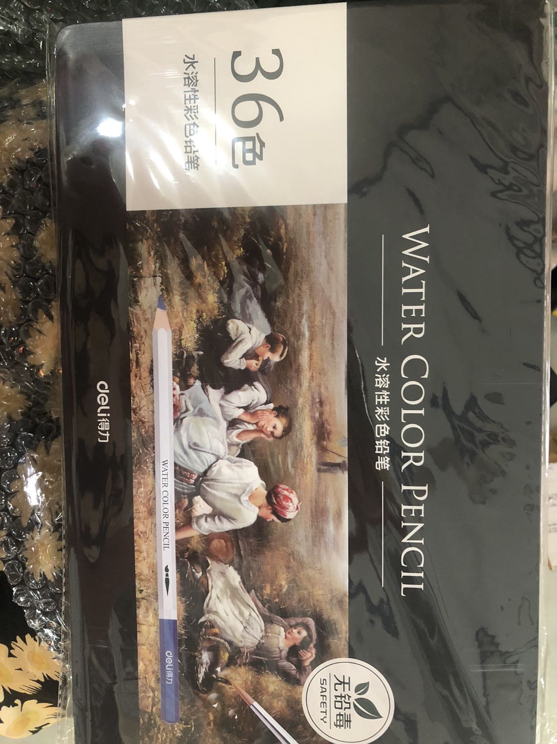 Bao bọc rất kĩ mik thik nhưng mở ra van bị gãy 1 cây màu 🥲 nhưng có the thông cảm dc và màu mới và rat đẹp nên mua nha mn😍